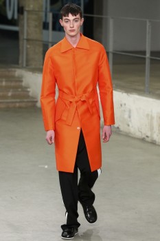 Мужское пальто-поло из весенней коллекции Carven Мужское пальто-поло из весенней коллекции Carven