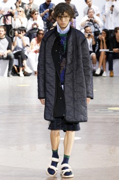 Стеганое мужское пальто весна 2016 из коллекции Sacai Стеганое мужское пальто весна 2016 из коллекции Sacai