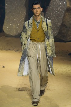 Стильное кромби с абстрактным принтом из весенней коллекции Kenzo Стильное кромби с абстрактным принтом из весенней коллекции Kenzo