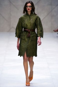 гипюровое пальто из коллекции Burberry Prorsum гипюровое пальто из коллекции Burberry Prorsum