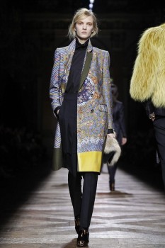 плащ с цветочным принтом из коллекции Dries van Noten плащ с цветочным принтом из коллекции Dries van Noten
