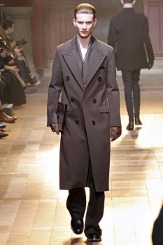 Коричневое двубортное пальто от Phillip Lim