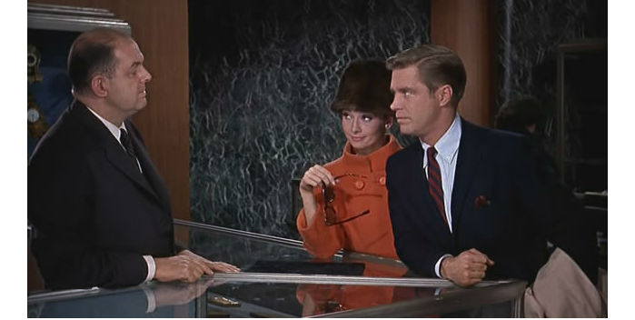 В ювелирном магазине Tiffany В ювелирном магазине Tiffany